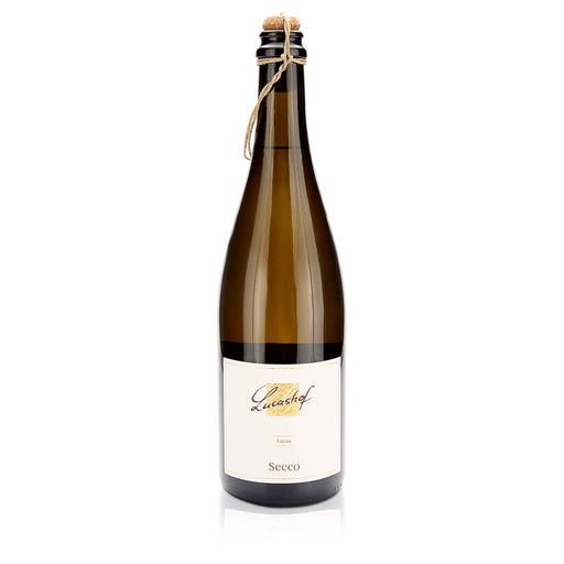 Weingut Lucashof - Riesling Secco - Perlwein - Beyond Beverage